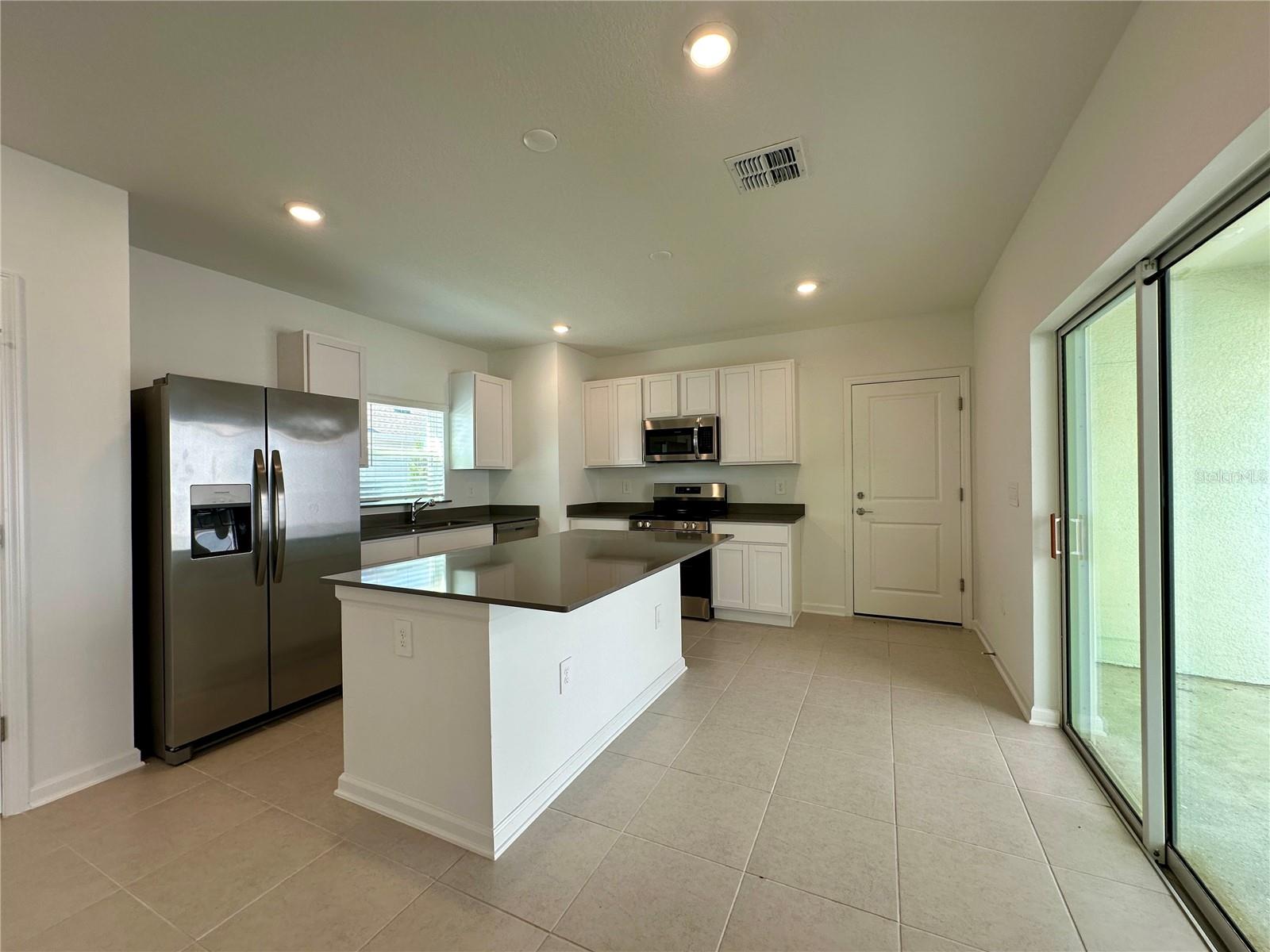 Image 3 of 40 For 7139 Sienna Oak Alley
