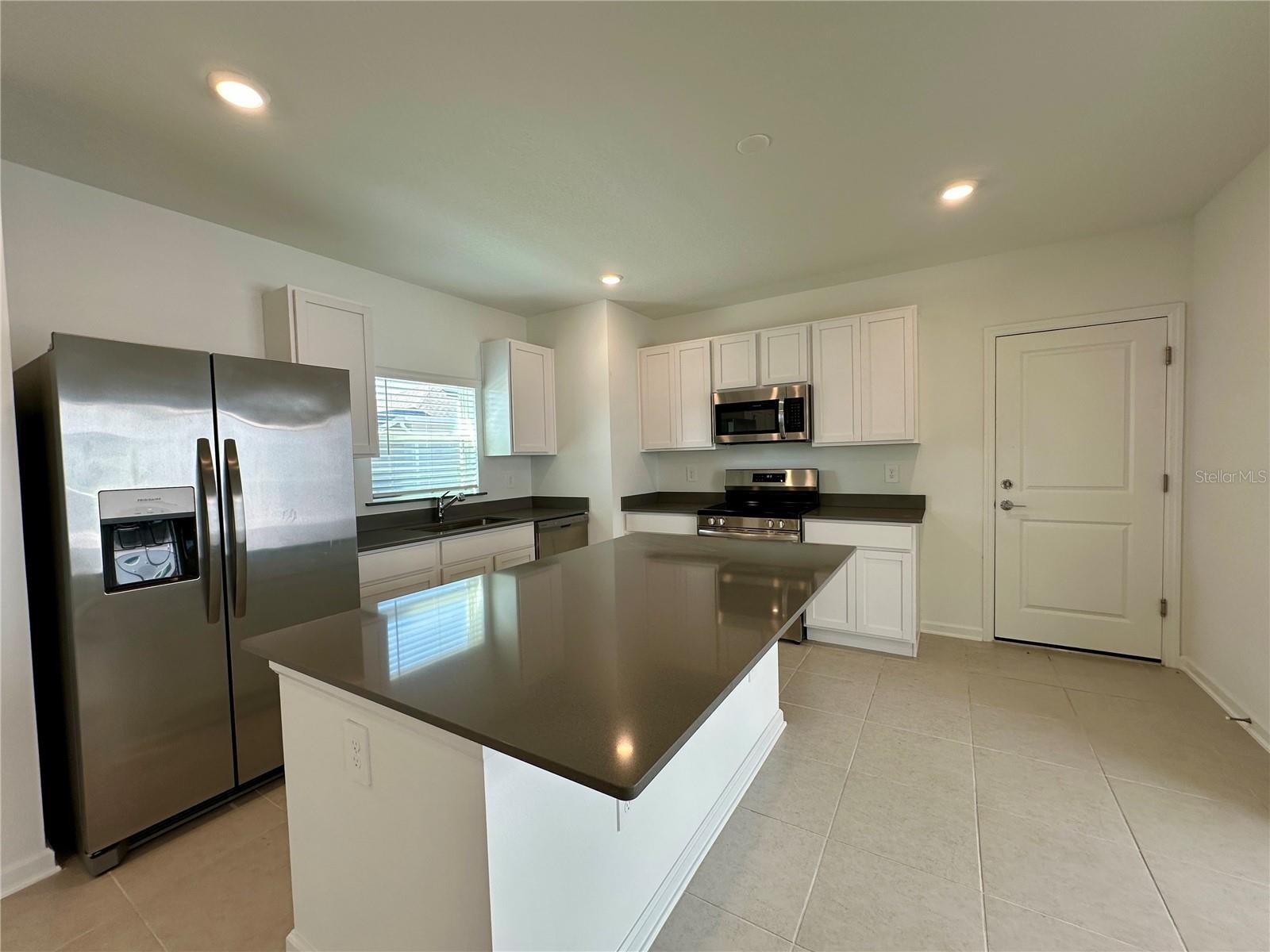 Image 4 of 40 For 7139 Sienna Oak Alley
