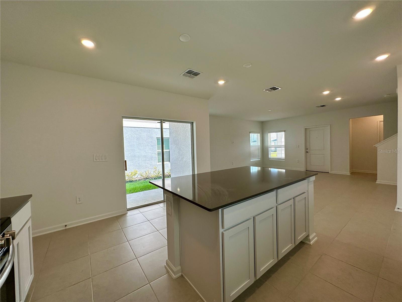 Image 8 of 40 For 7139 Sienna Oak Alley