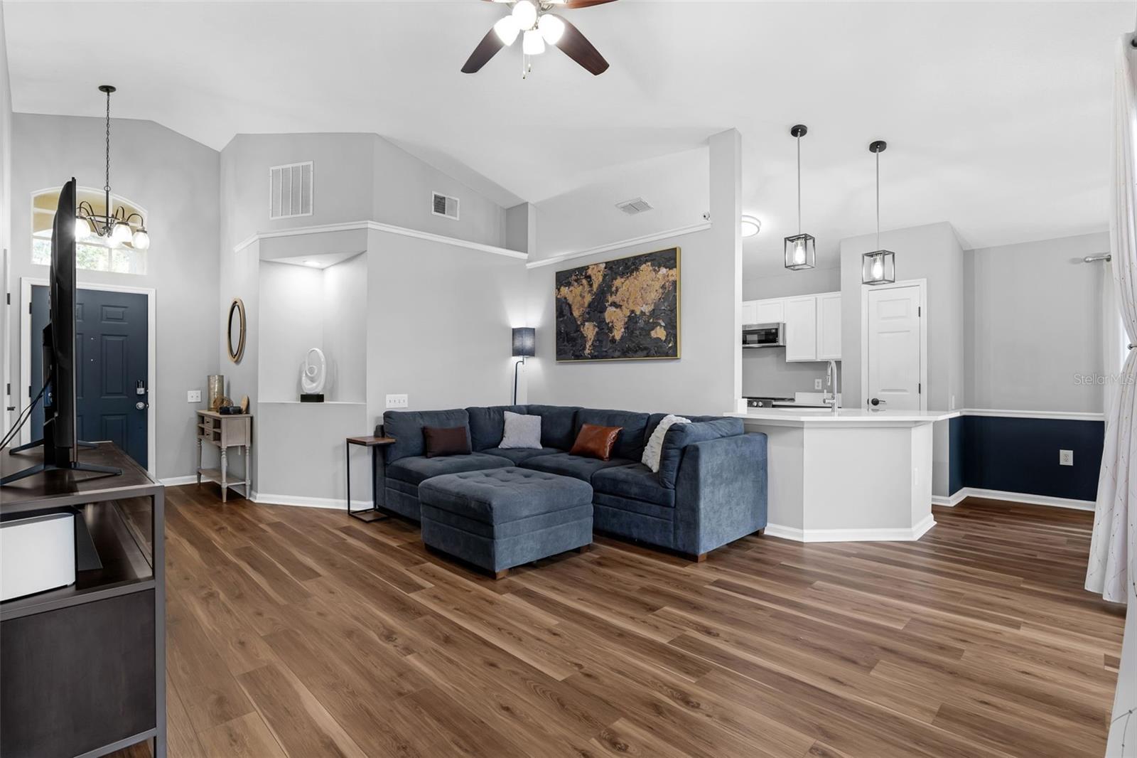 Image 4 of 55 For 2966 Eglington Drive