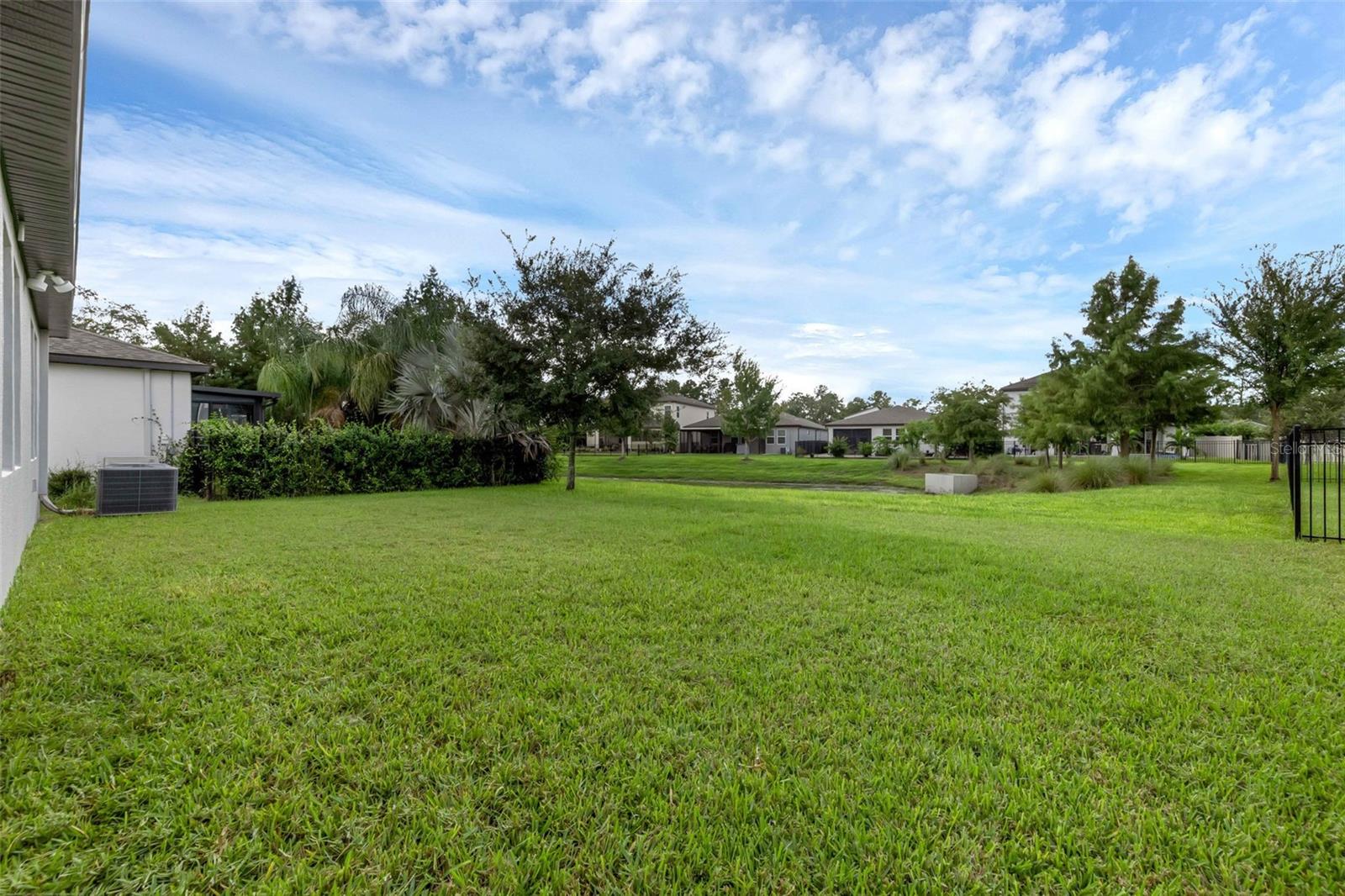 Image 23 of 32 For 2087 Laurelwood Way