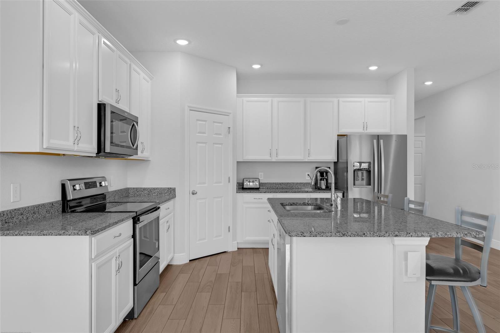 Image 5 of 32 For 2087 Laurelwood Way