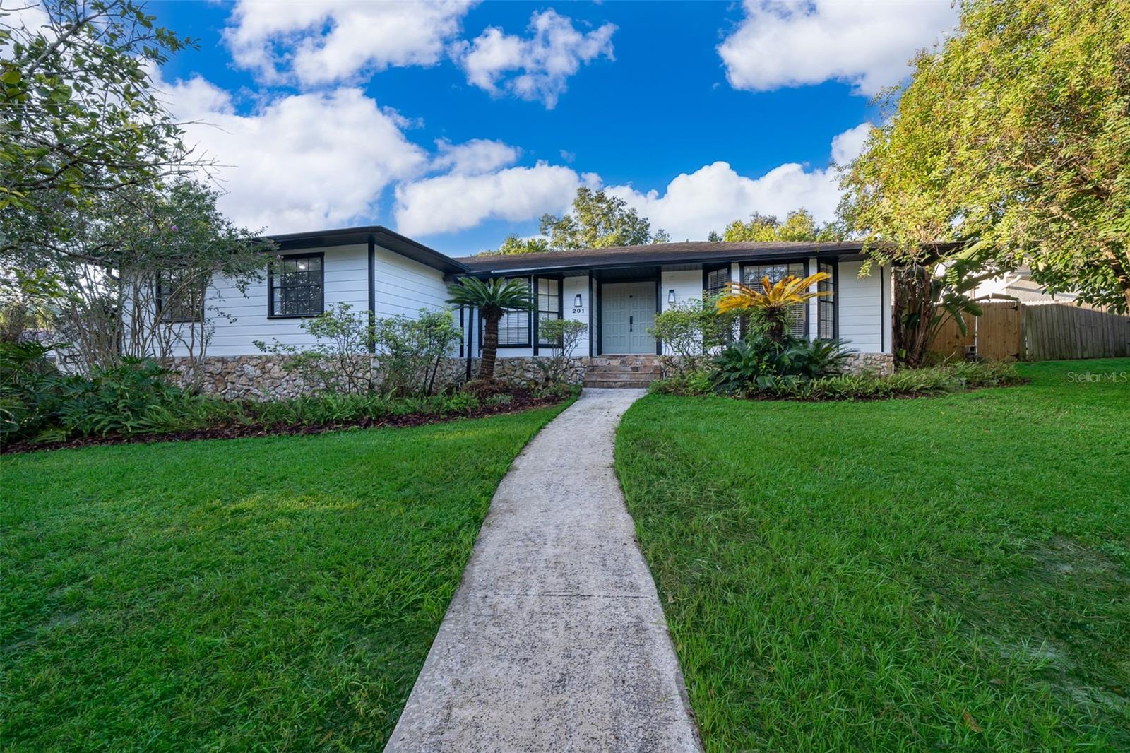 Details for 201 Lyndhurst Court, LONGWOOD, FL 32779