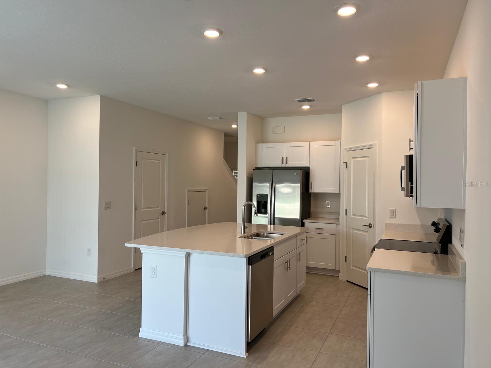 Image 4 of 11 For 2565 Penguin Boulevard