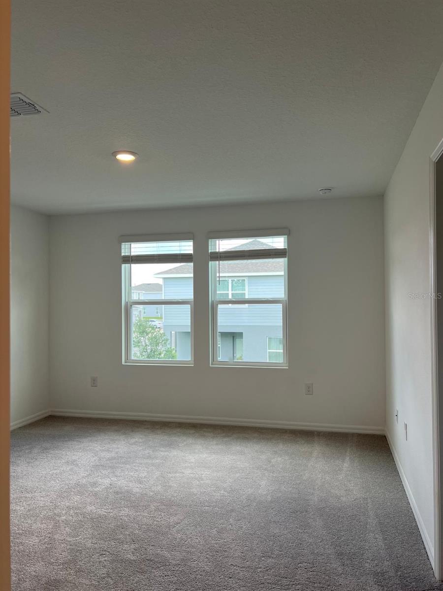 Image 8 of 11 For 2565 Penguin Boulevard