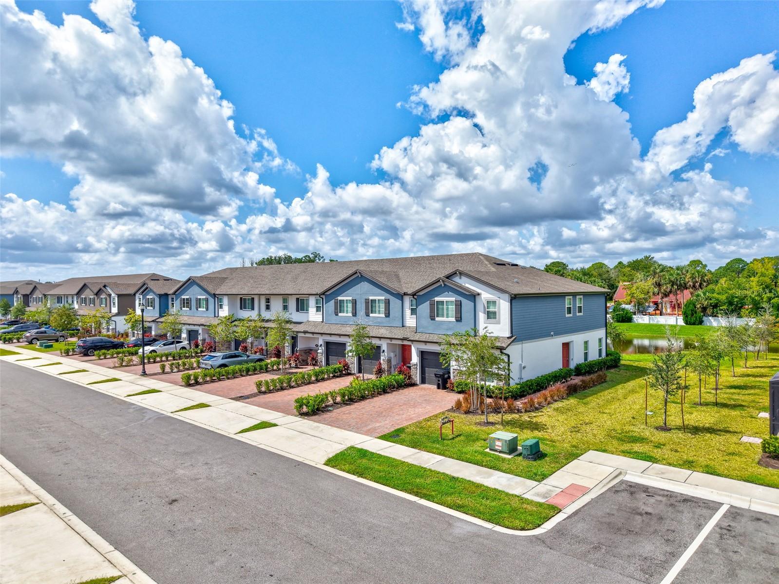 Image 36 of 52 For 432 Cape Honeysuckle Place