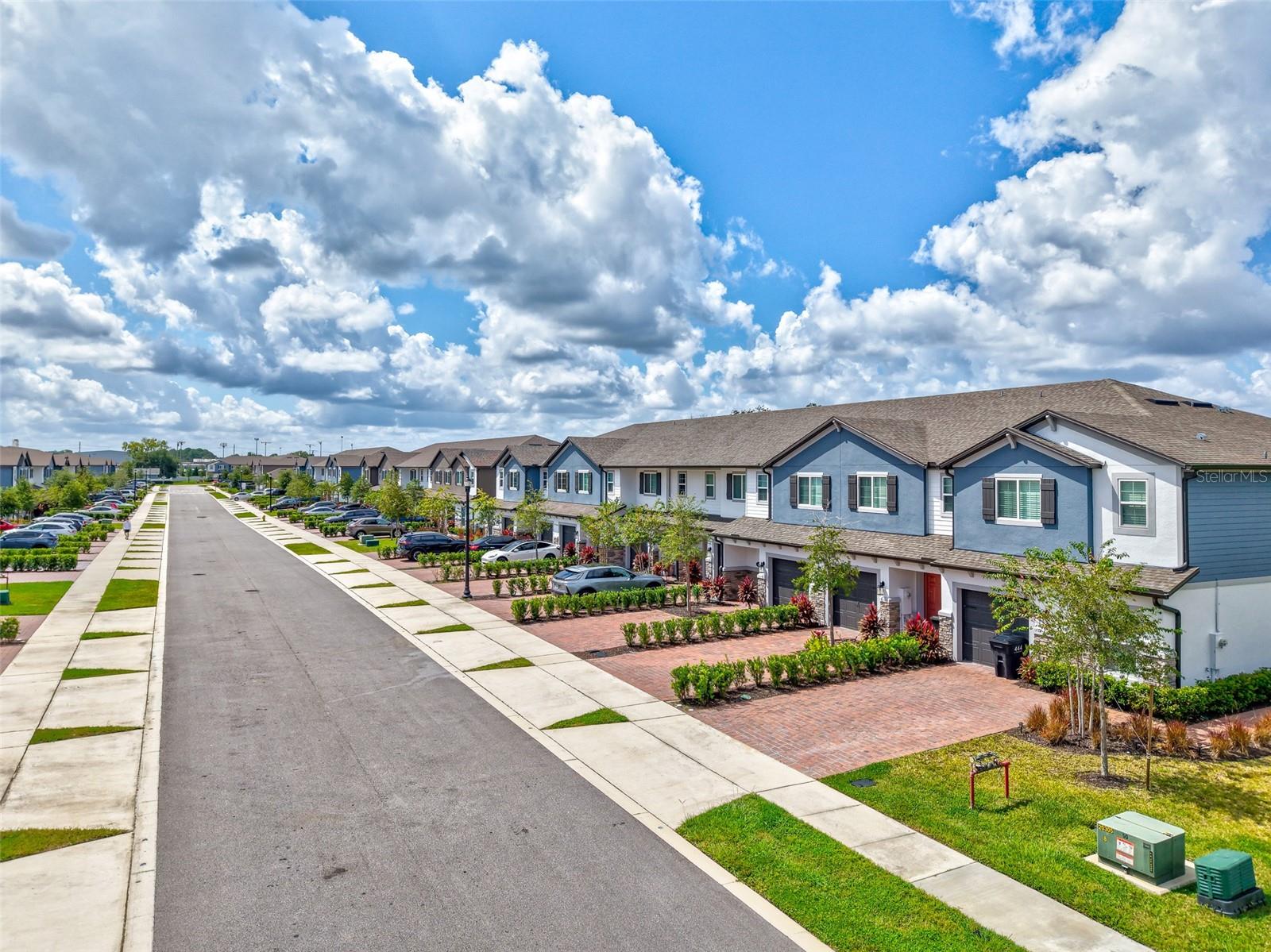 Image 37 of 52 For 432 Cape Honeysuckle Place