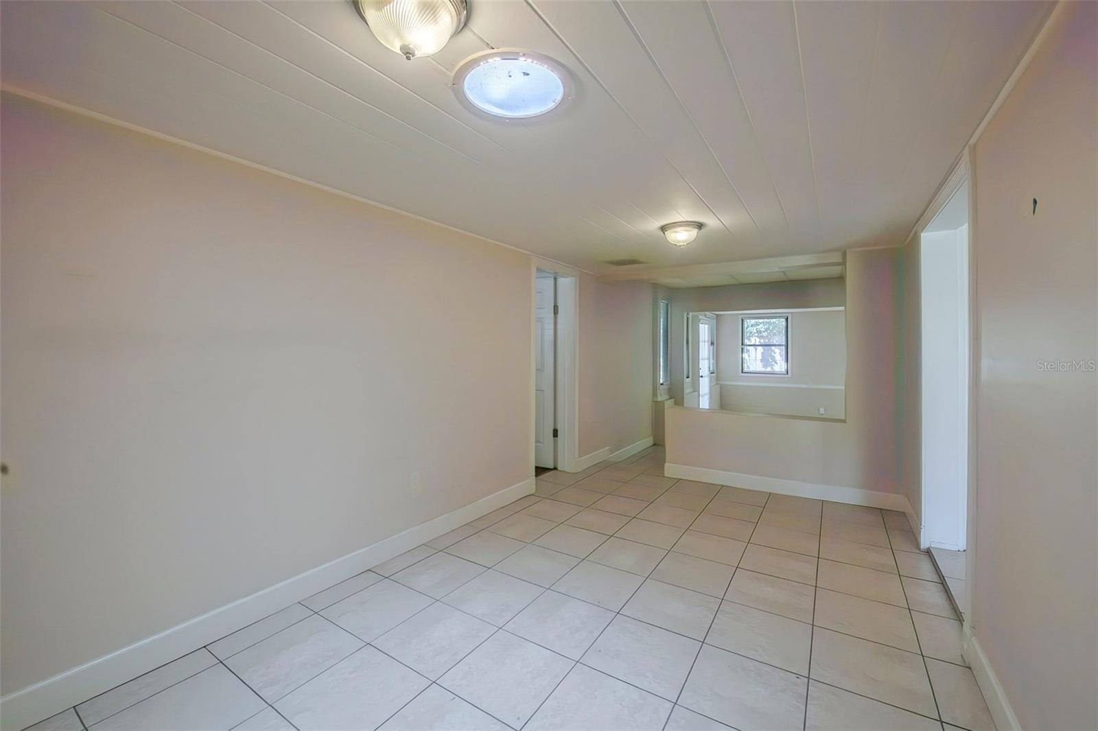 Image 11 of 27 For 840 Huntington Place