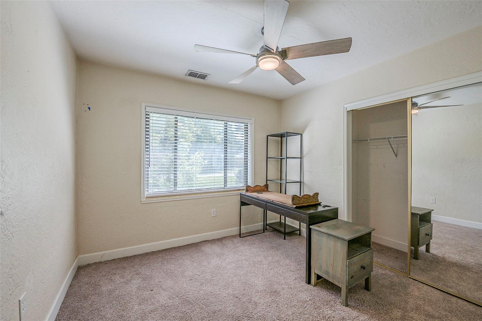 Image 22 of 27 For 840 Huntington Place