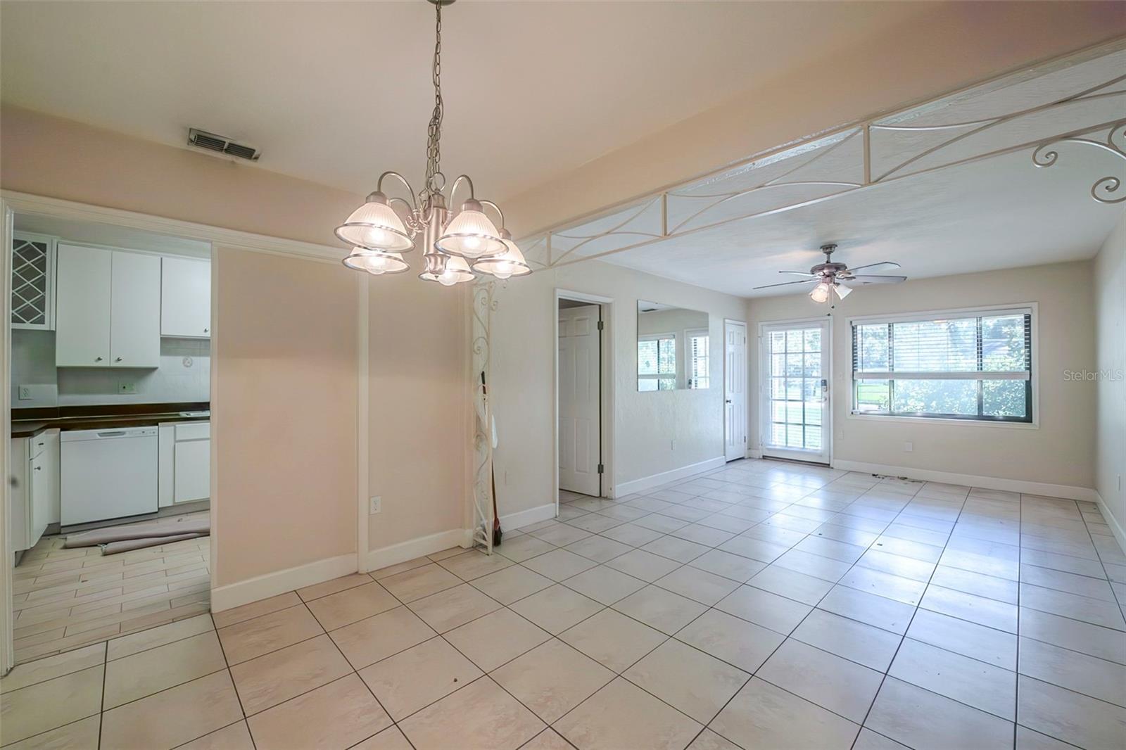 Image 9 of 27 For 840 Huntington Place