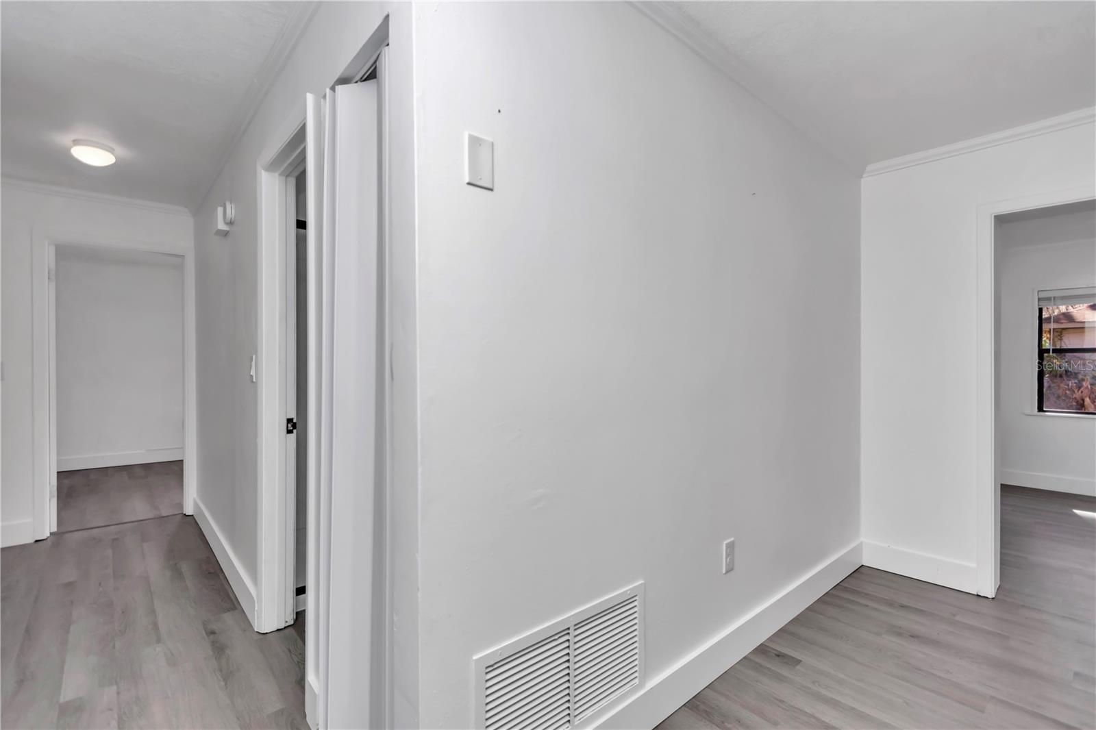 Image 17 of 36 For 520 38th Street