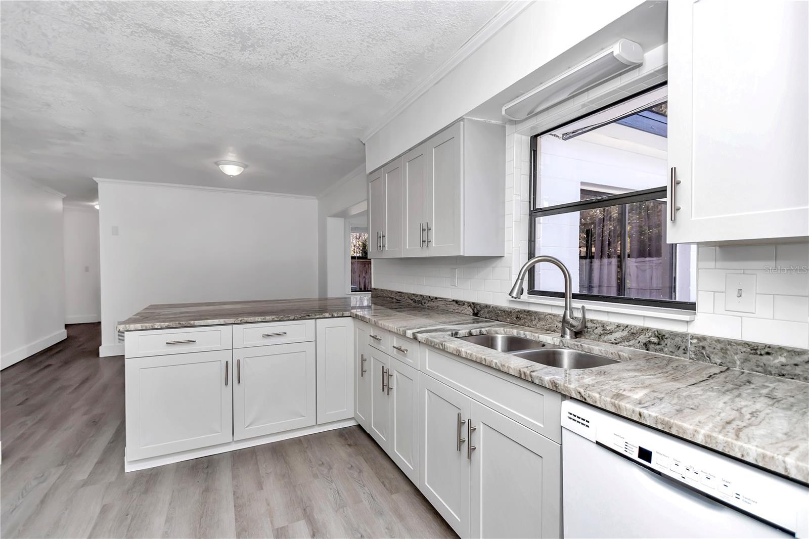 Image 9 of 36 For 520 38th Street