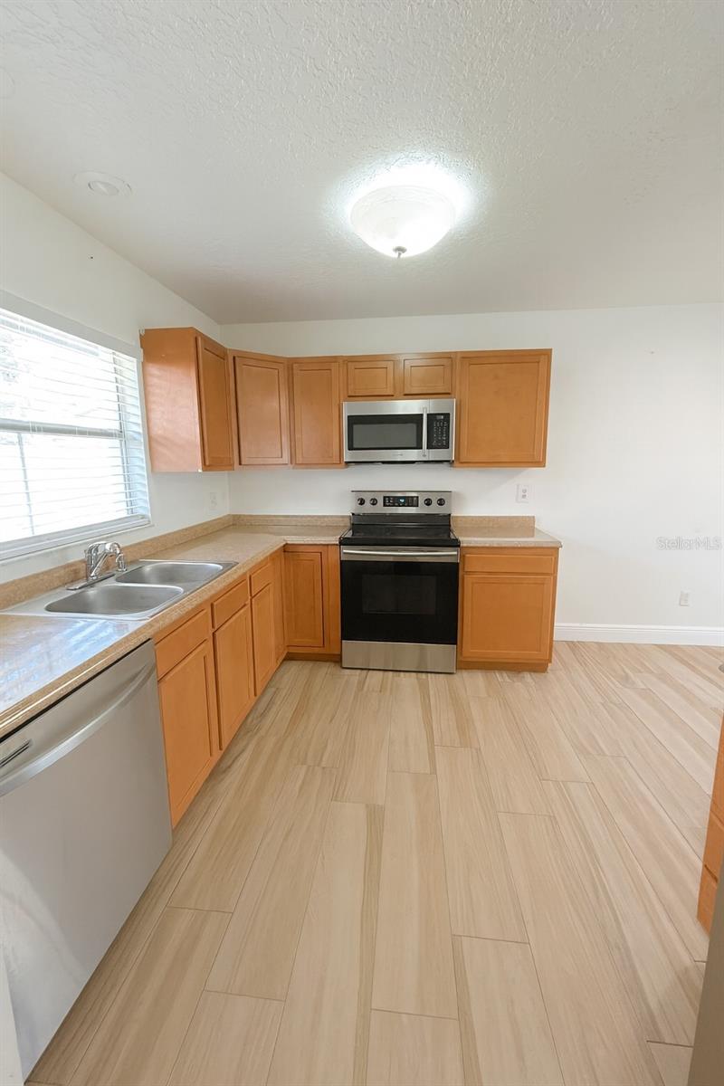 Image 4 of 17 For 3143 Pinto Drive