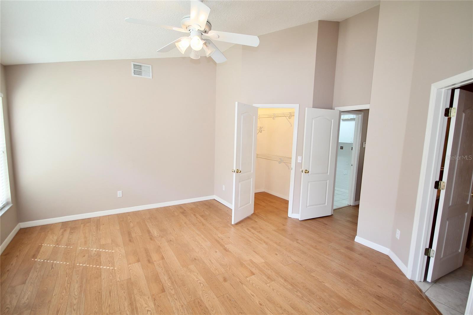 Image 13 of 33 For 9429 Southern Garden Circle