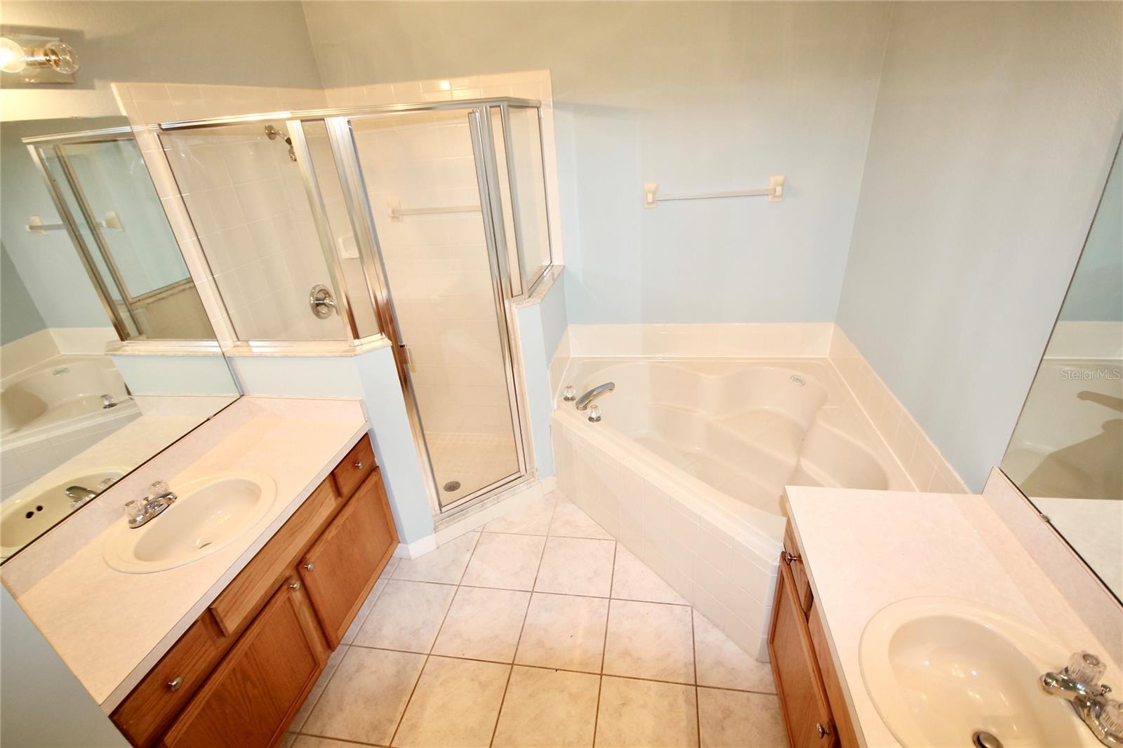 Image 14 of 33 For 9429 Southern Garden Circle