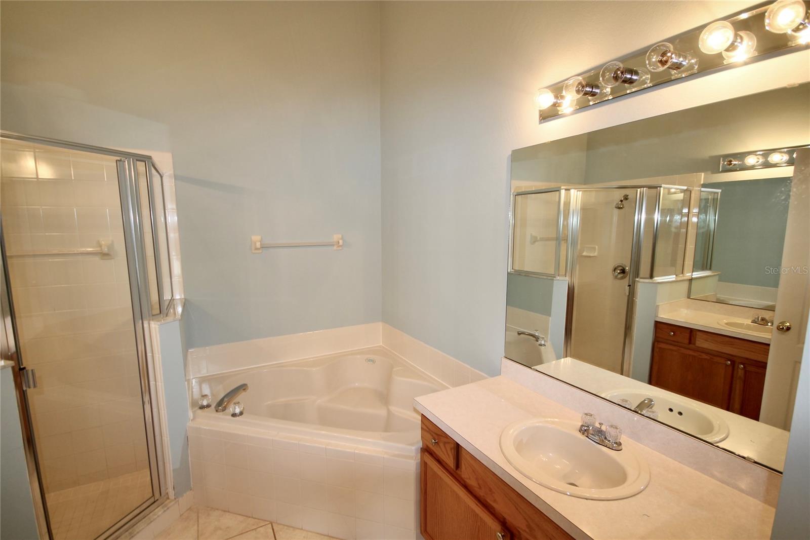 Image 16 of 33 For 9429 Southern Garden Circle