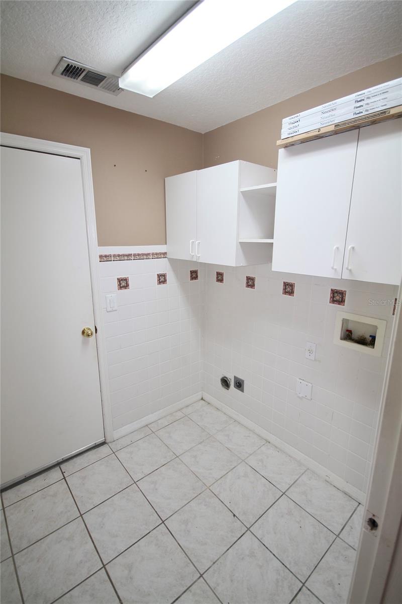 Image 27 of 33 For 9429 Southern Garden Circle