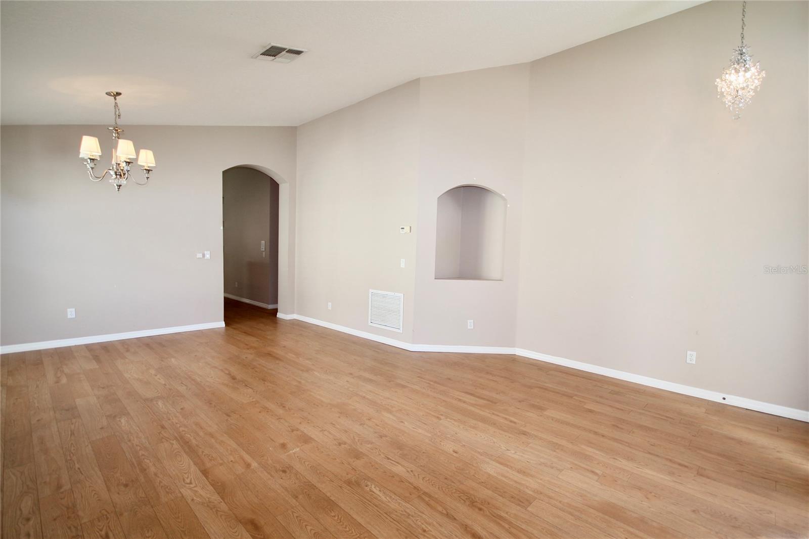 Image 4 of 33 For 9429 Southern Garden Circle