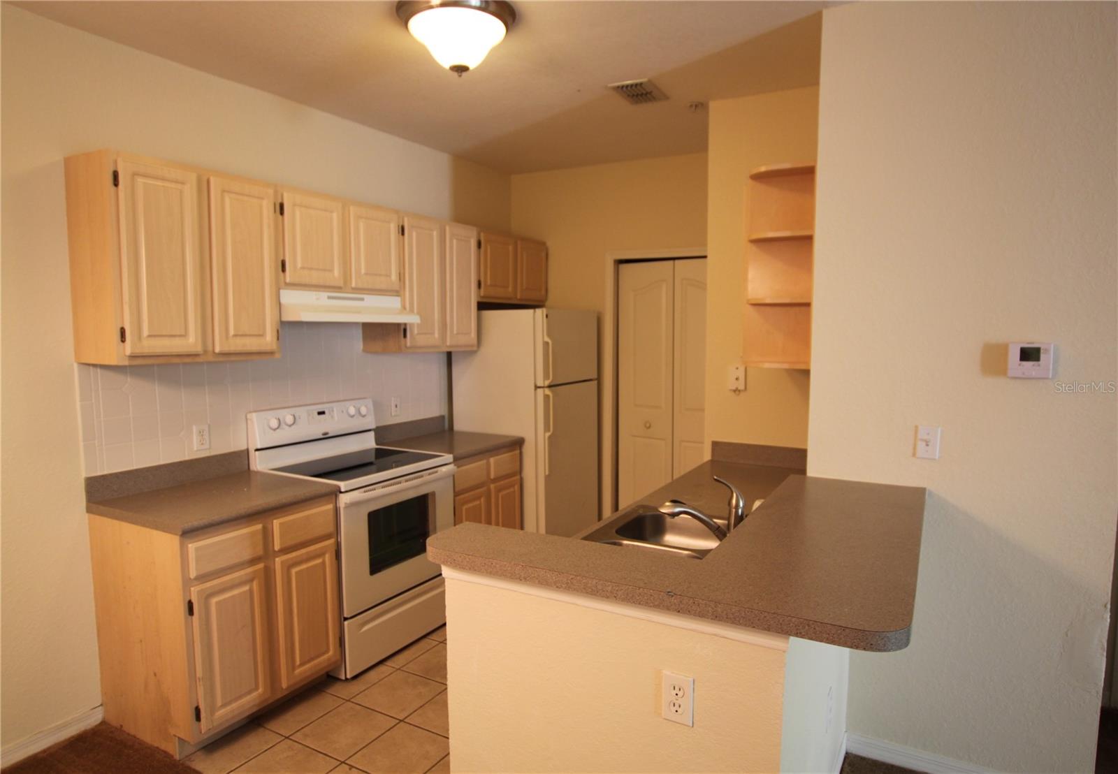 Image 2 of 9 For 5709 Legacy Crescent Place 201