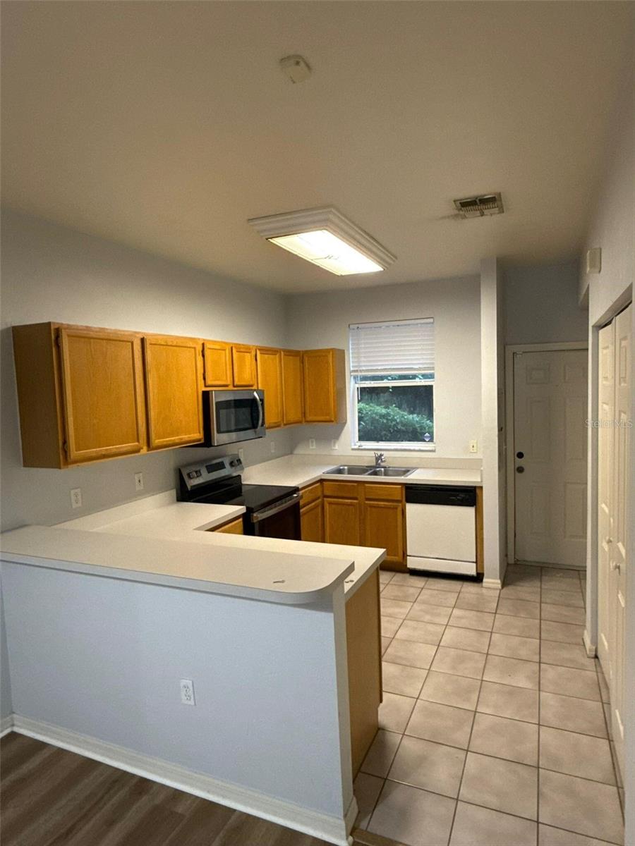 Image 10 of 22 For 4415 34th Street 408