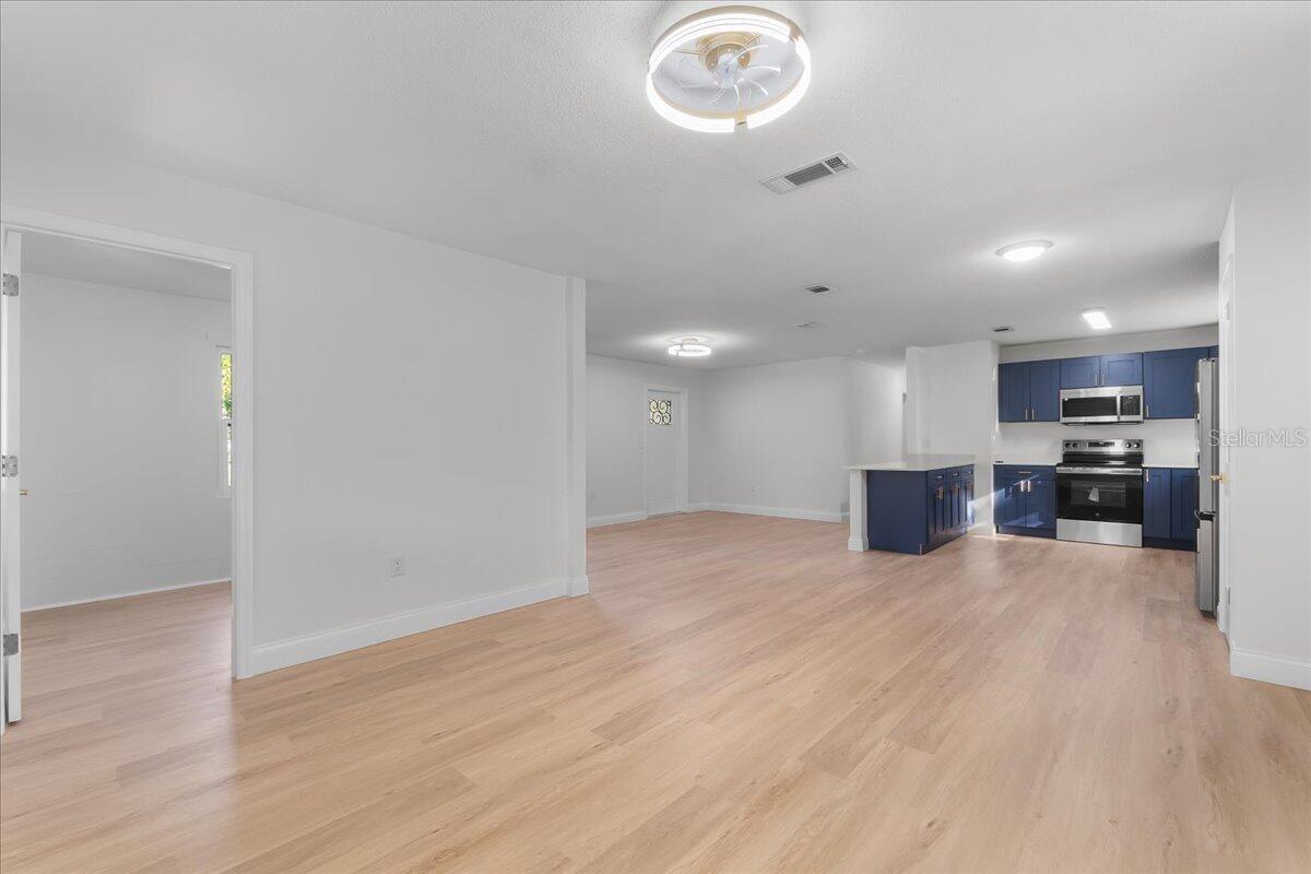 Image 12 of 41 For 2923 Kathryn Avenue
