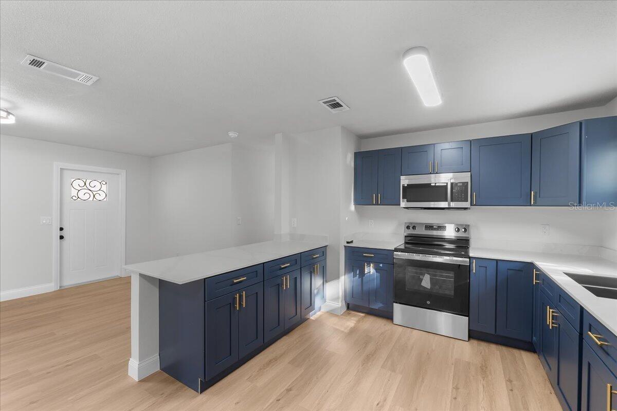 Image 21 of 41 For 2923 Kathryn Avenue