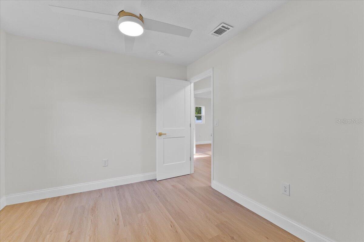 Image 29 of 41 For 2923 Kathryn Avenue