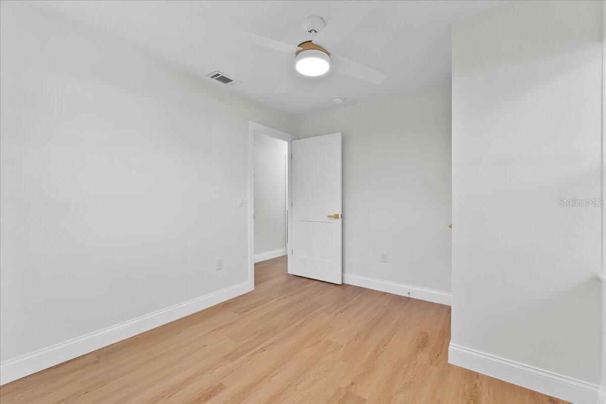 Image 31 of 41 For 2923 Kathryn Avenue