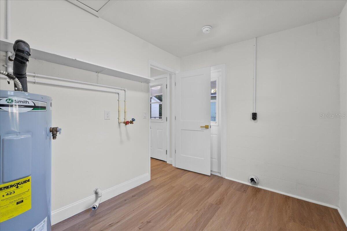 Image 34 of 41 For 2923 Kathryn Avenue