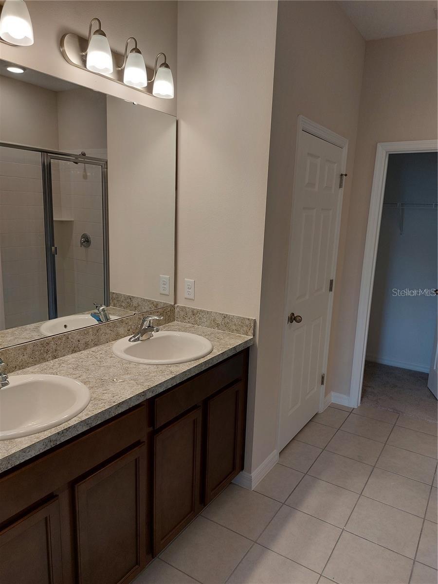 Image 5 of 11 For 3345 Curlew Avenue