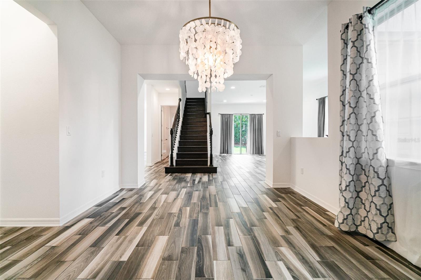 Image 12 of 37 For 10466 Siddington Drive