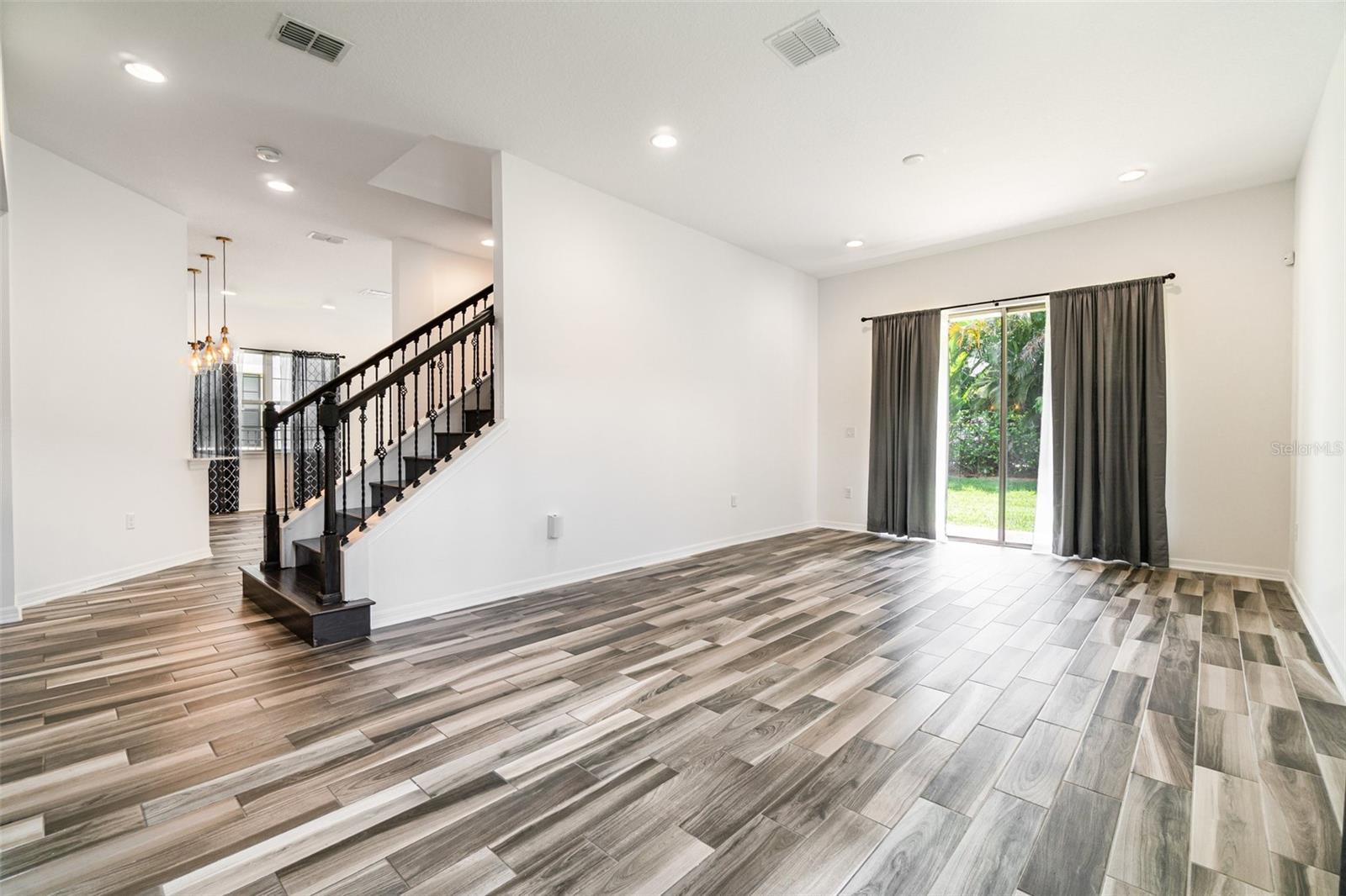 Image 14 of 37 For 10466 Siddington Drive