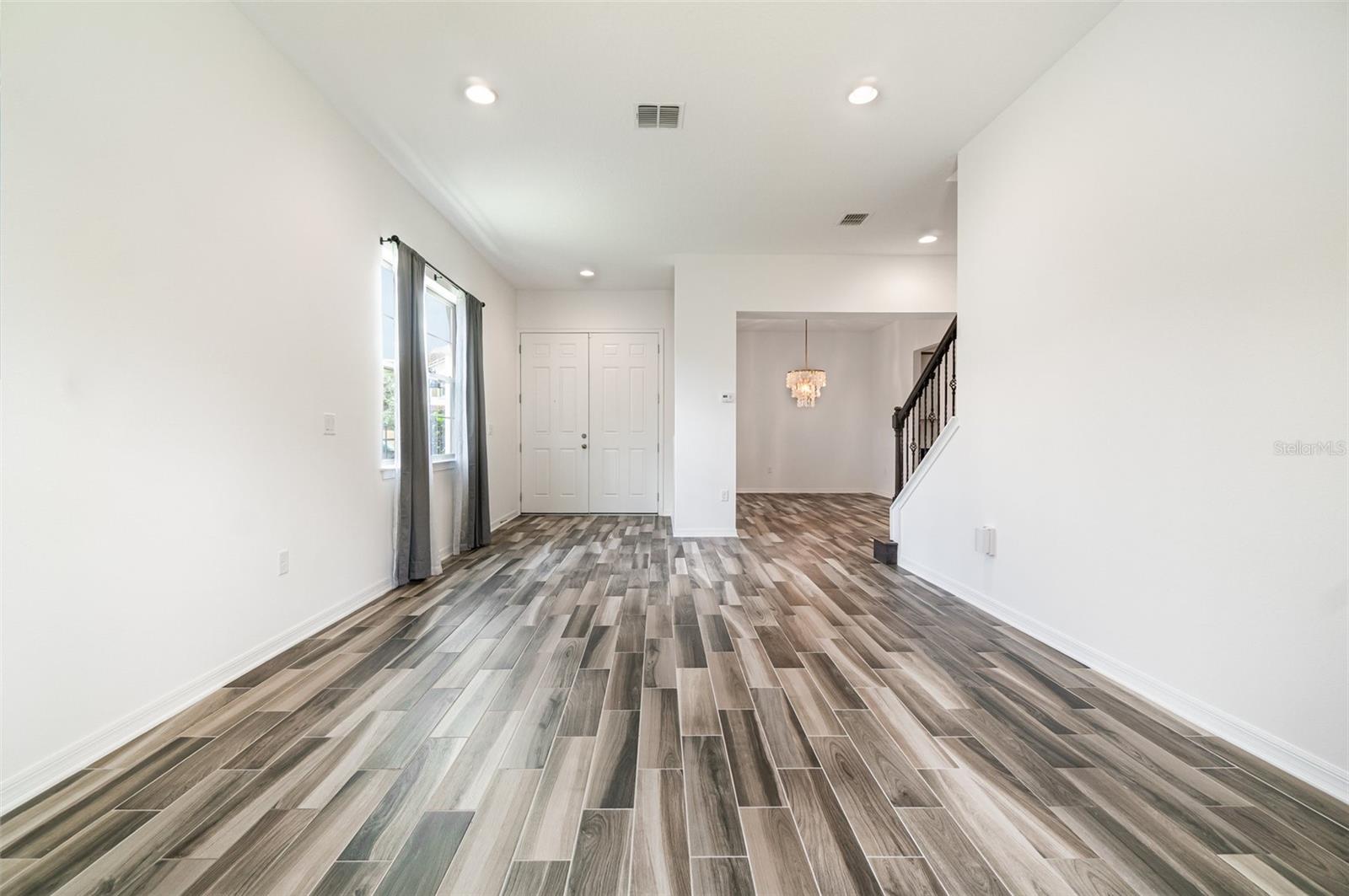 Image 16 of 37 For 10466 Siddington Drive
