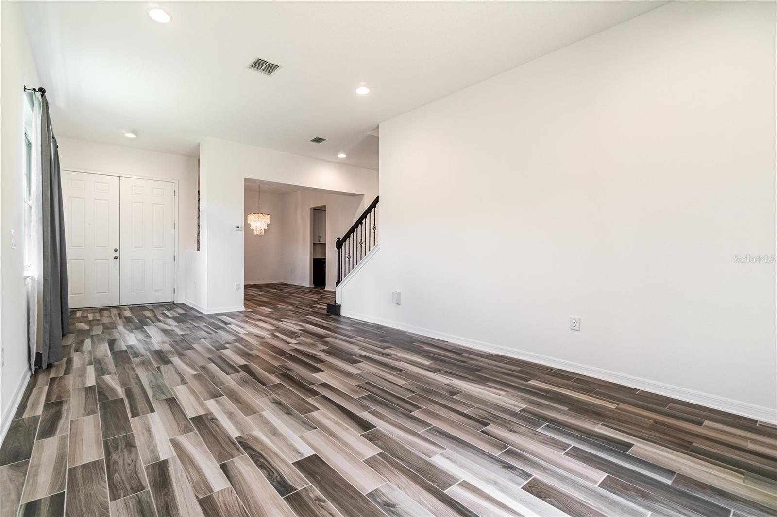 Image 17 of 37 For 10466 Siddington Drive