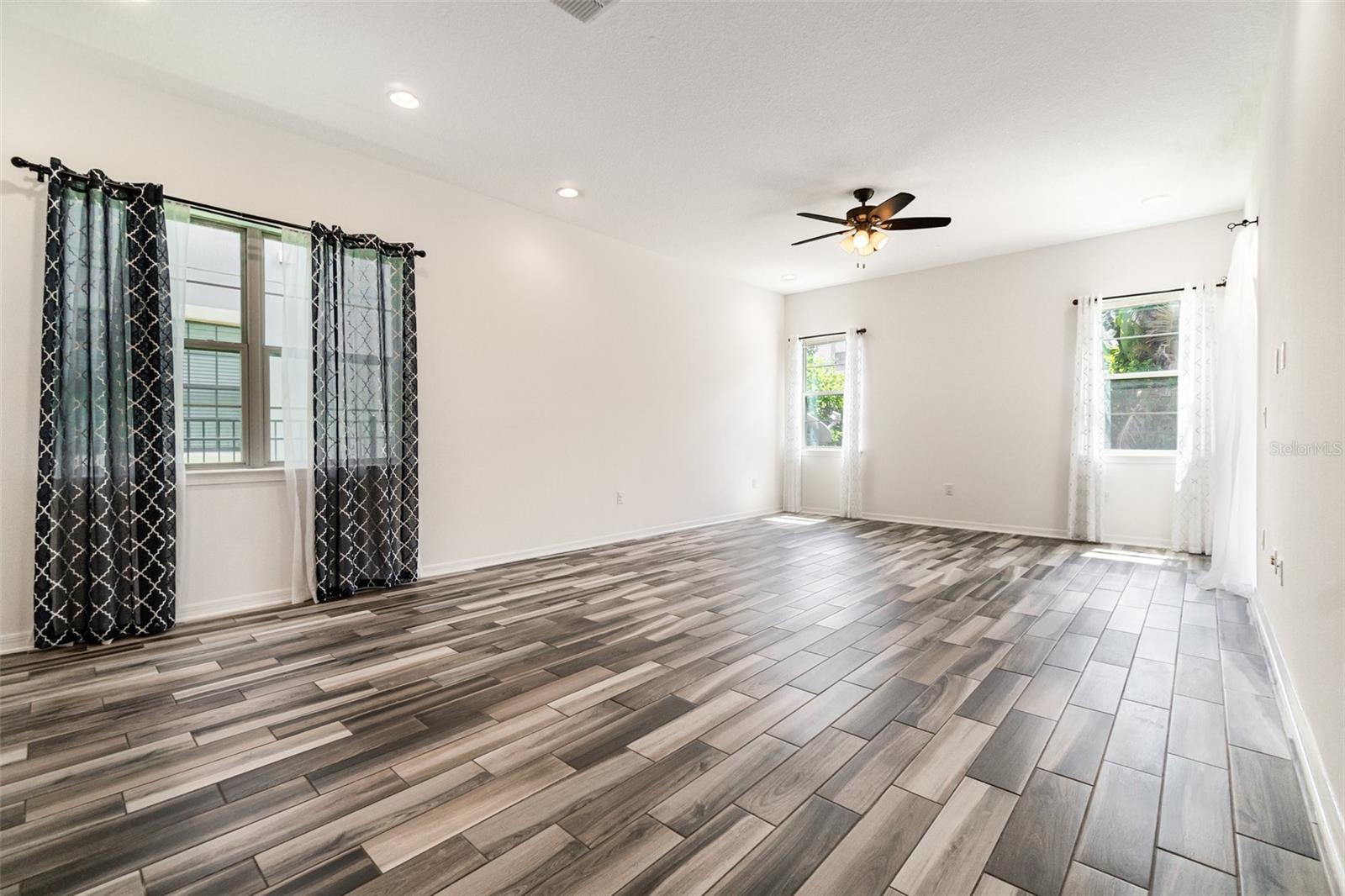 Image 3 of 37 For 10466 Siddington Drive