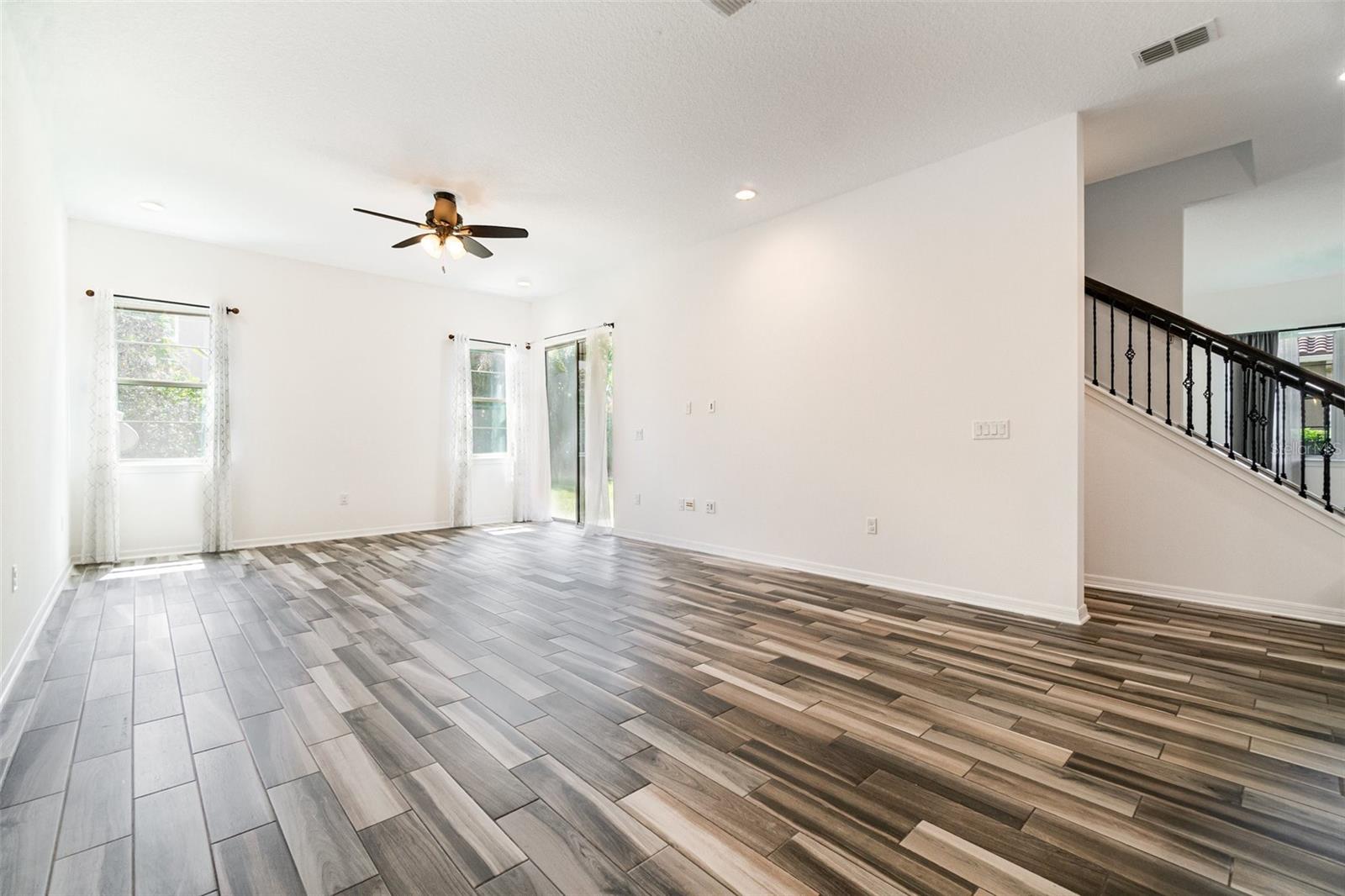 Image 4 of 37 For 10466 Siddington Drive