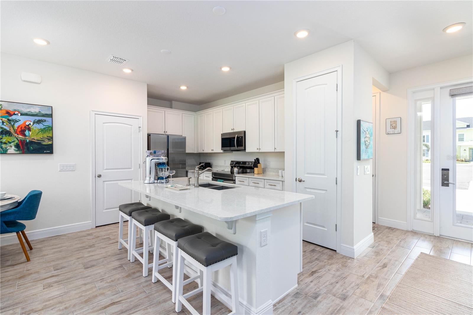 Image 2 of 17 For 2960 On The Rocks Point