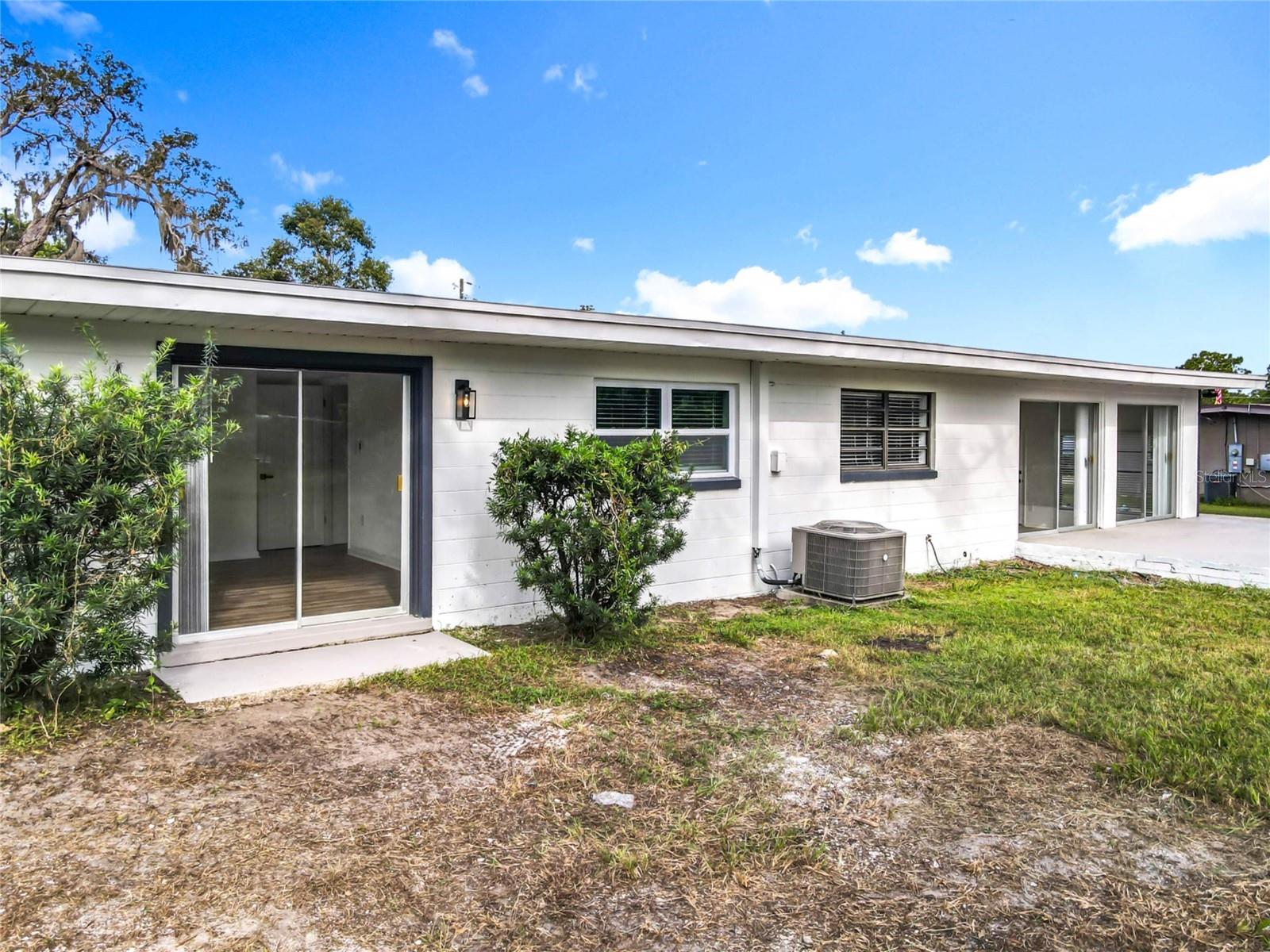 Image 11 of 56 For 1221 Oak Haven Drive