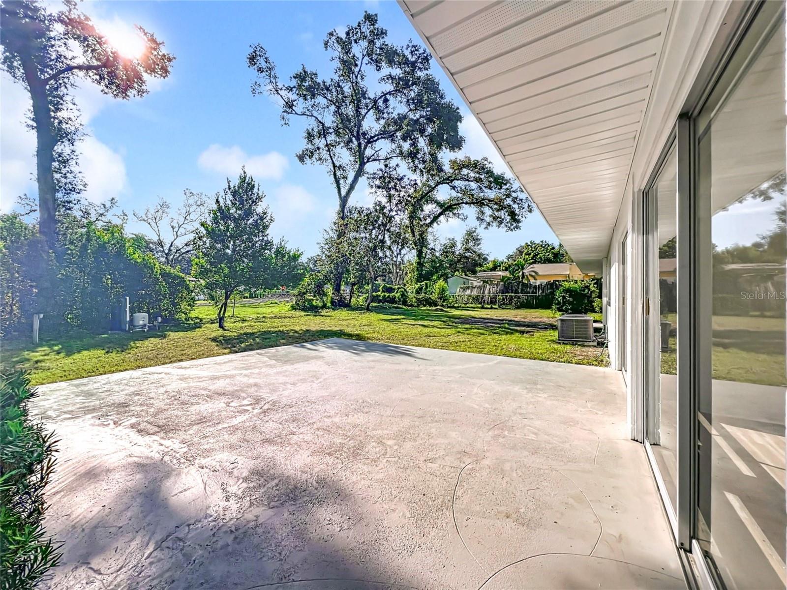 Image 15 of 56 For 1221 Oak Haven Drive
