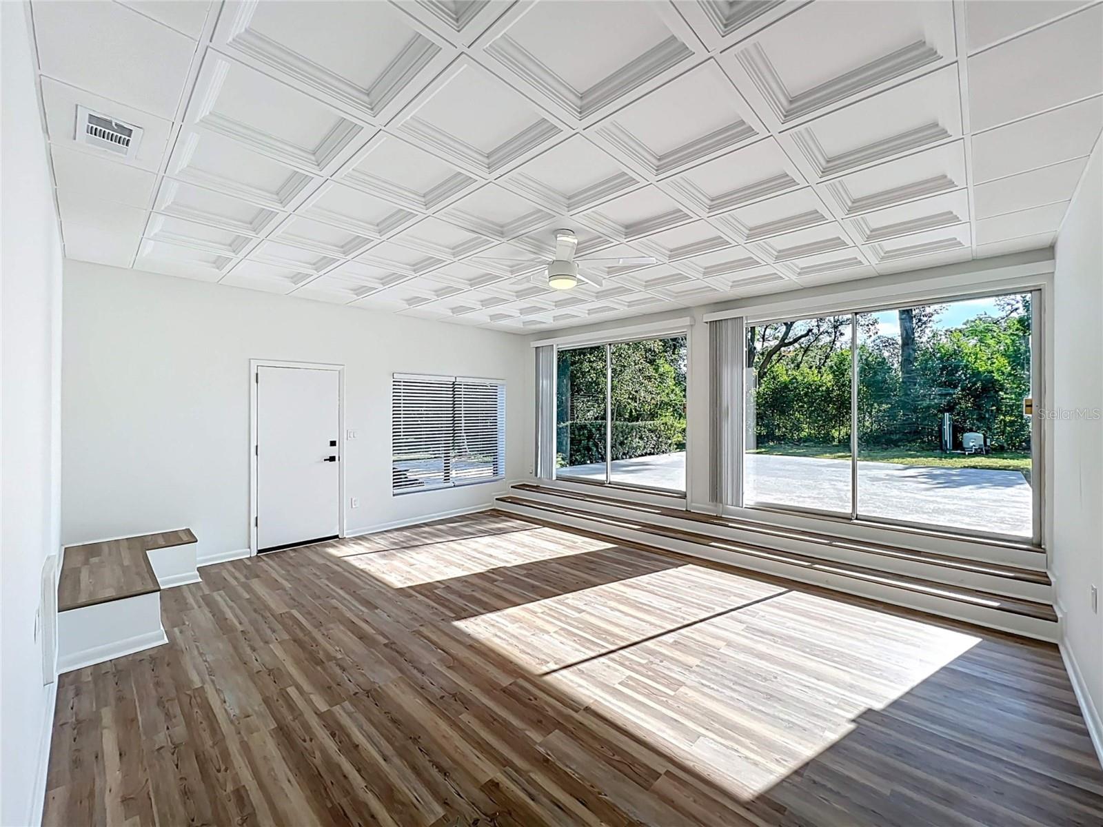 Image 18 of 56 For 1221 Oak Haven Drive