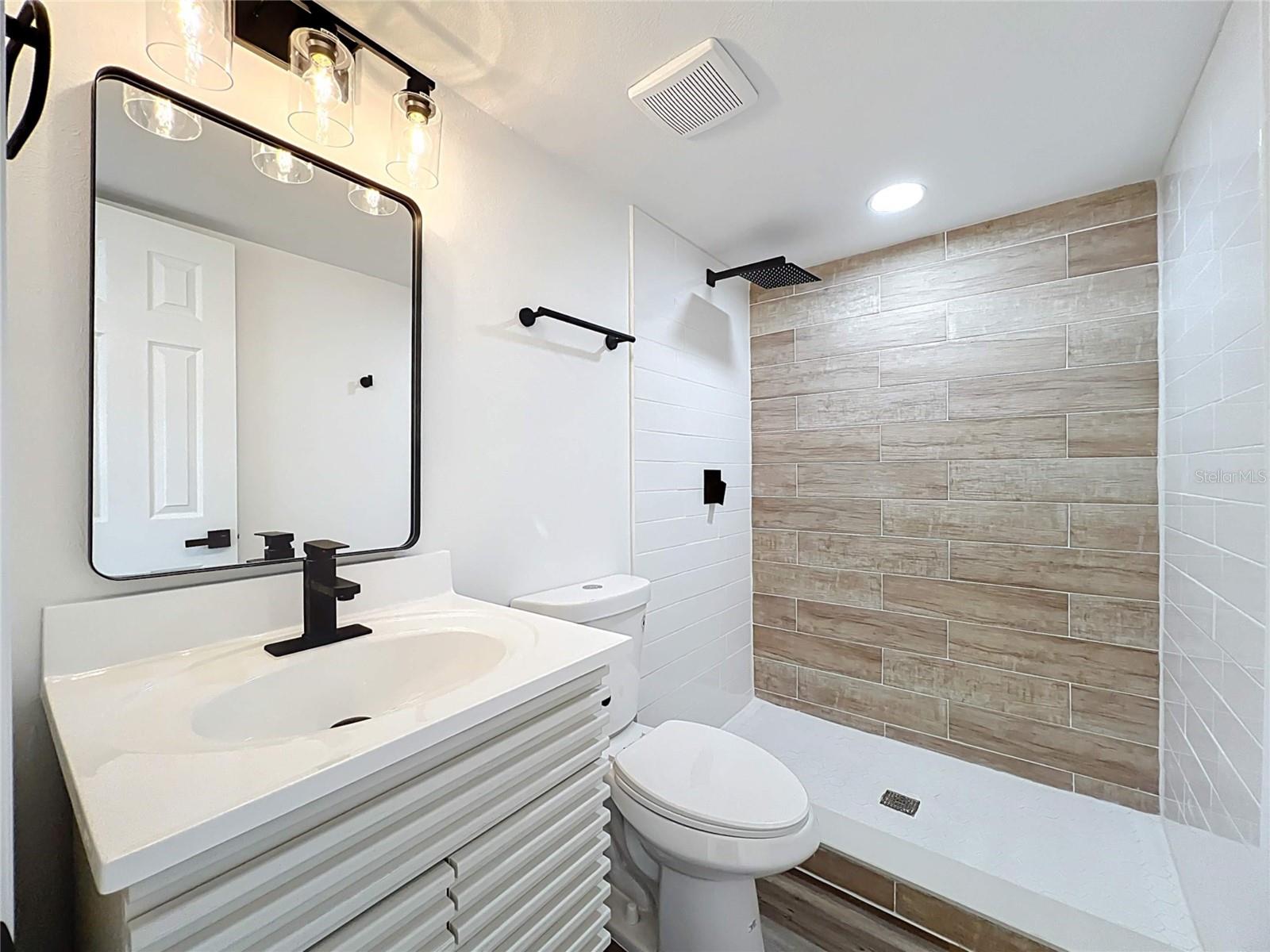 Image 34 of 56 For 1221 Oak Haven Drive
