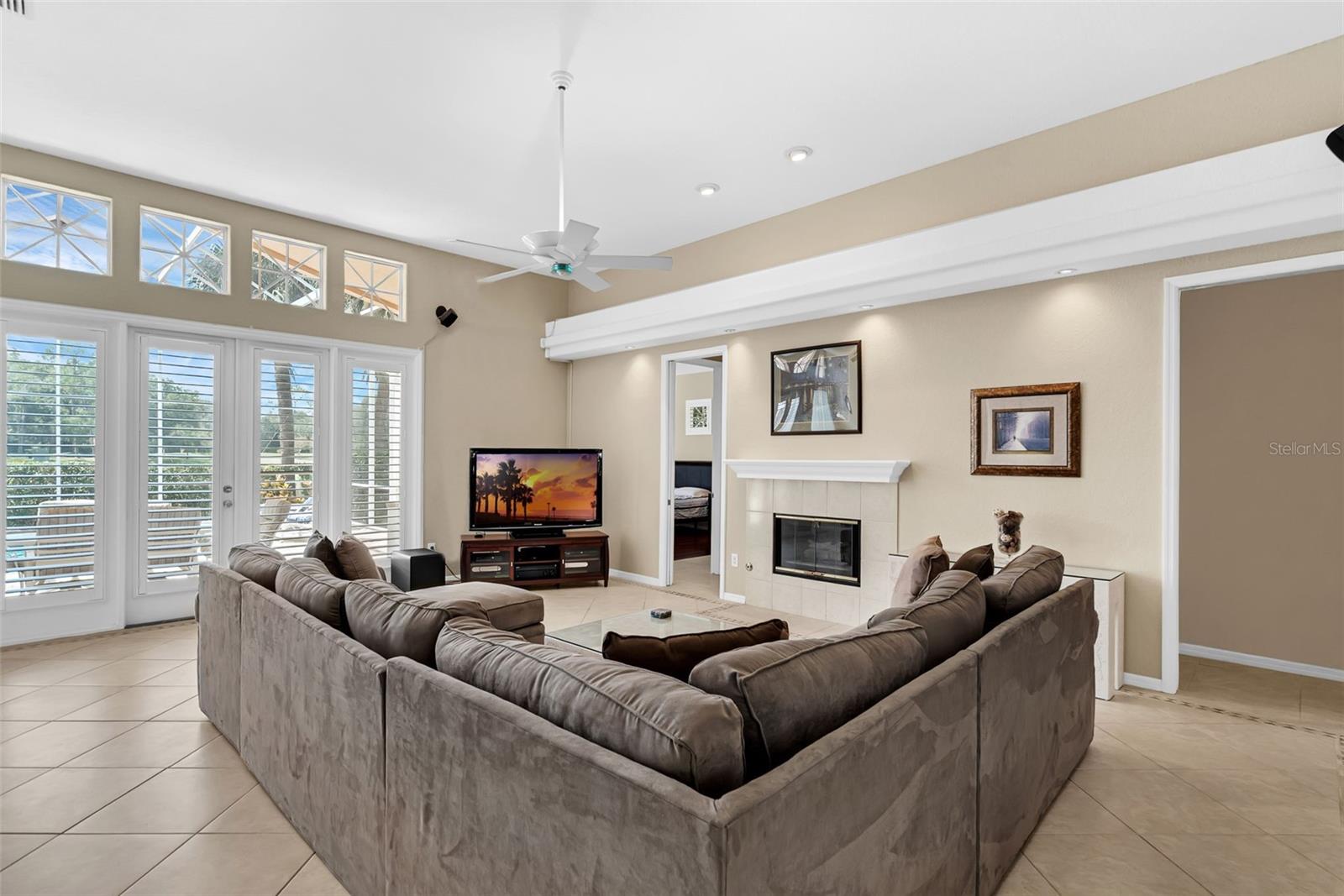 Image 11 of 80 For 169 Promenade Circle