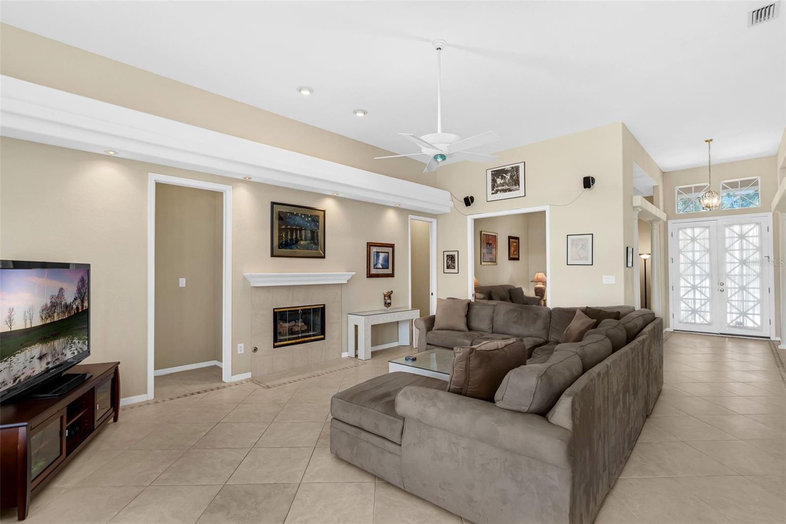 Image 13 of 80 For 169 Promenade Circle