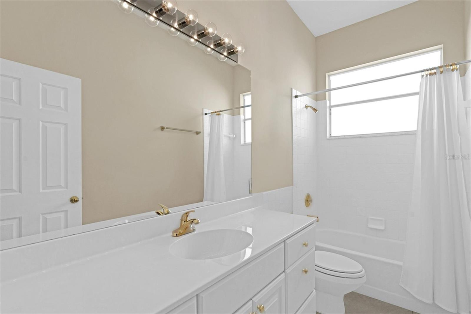 Image 36 of 80 For 169 Promenade Circle