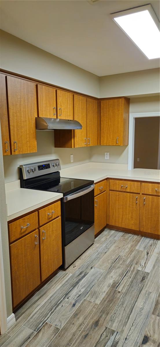 Image 3 of 15 For 1568 Grove Court
