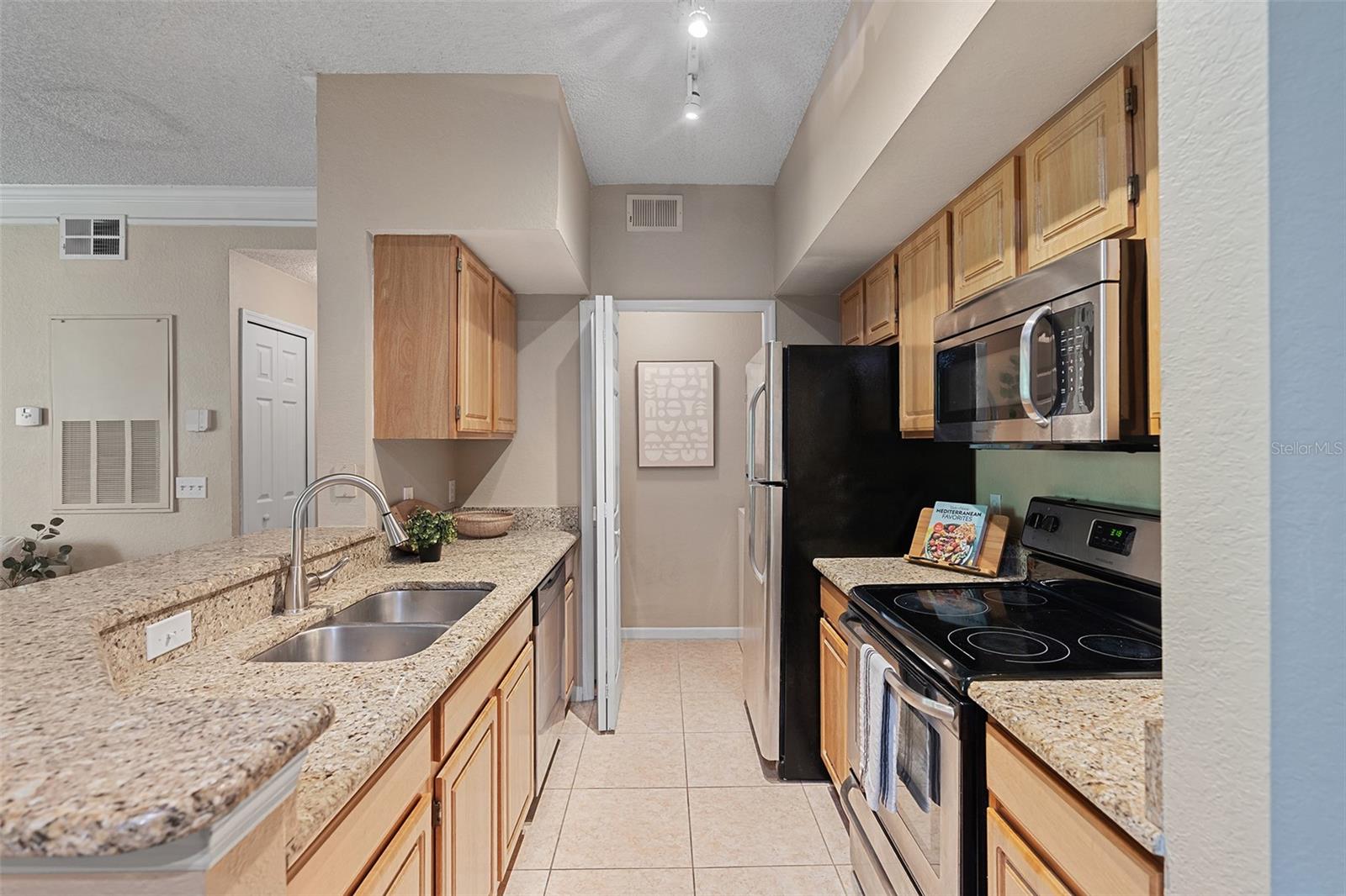 Image 11 of 32 For 13025 Mulberry Park Dr  326