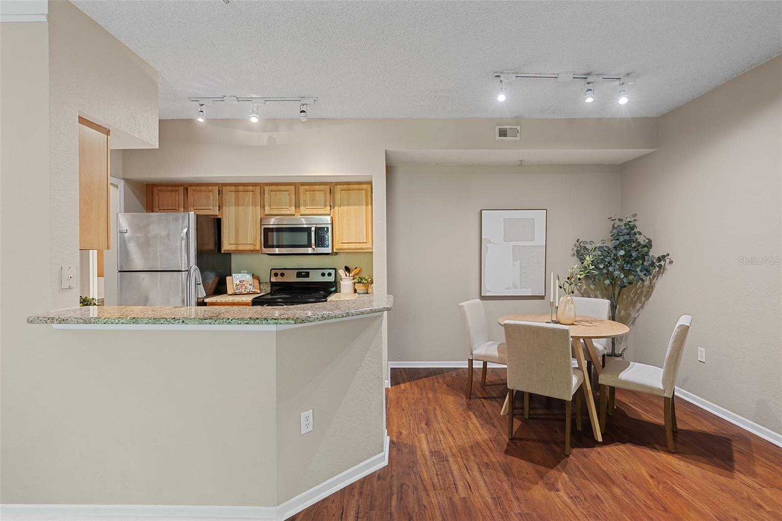 Image 14 of 32 For 13025 Mulberry Park Dr  326