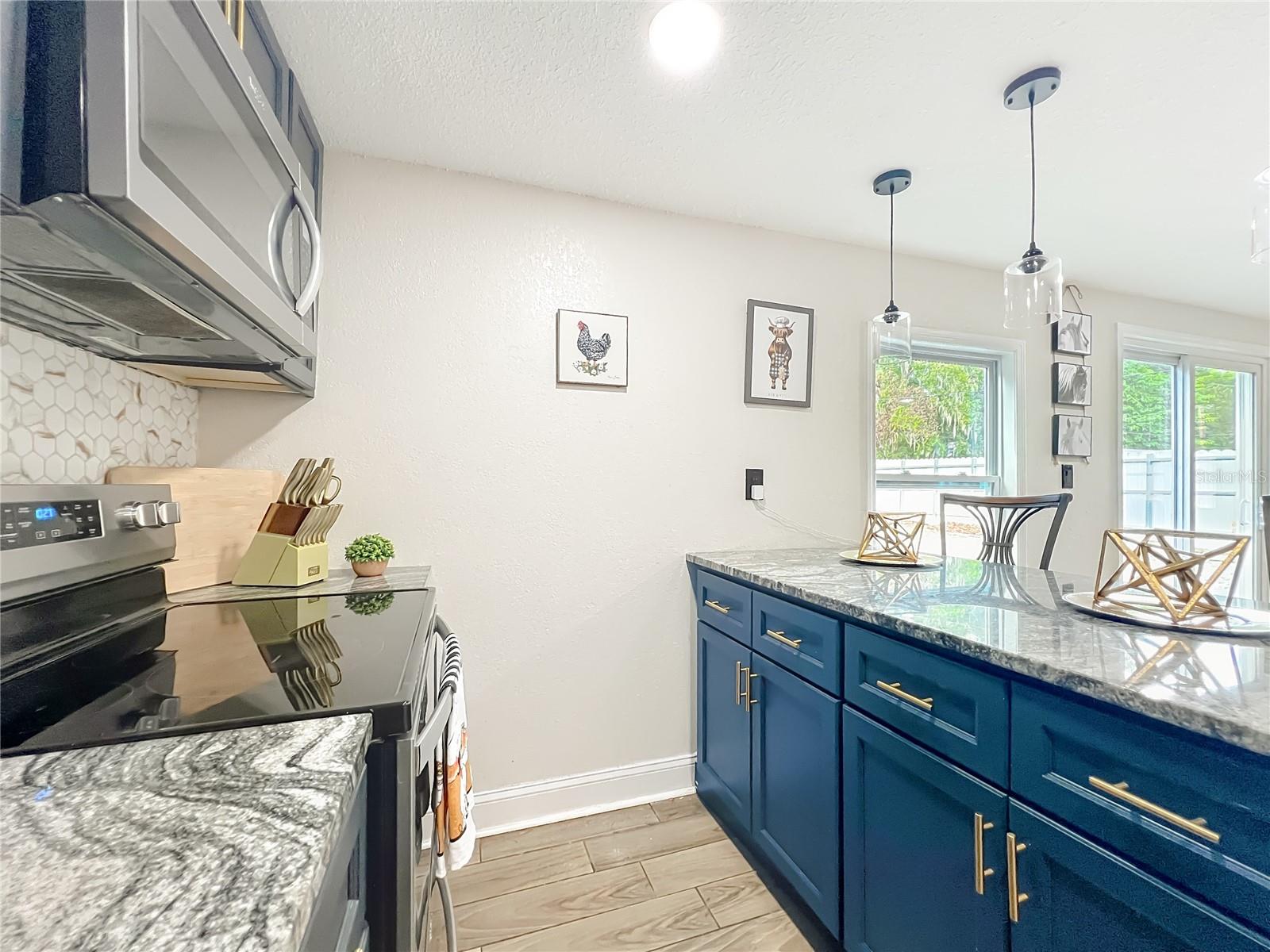 Image 12 of 39 For 638 6th Terrace