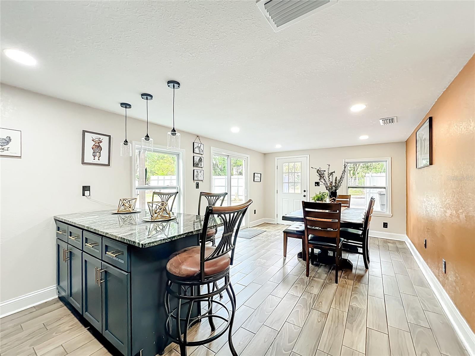 Image 13 of 39 For 638 6th Terrace