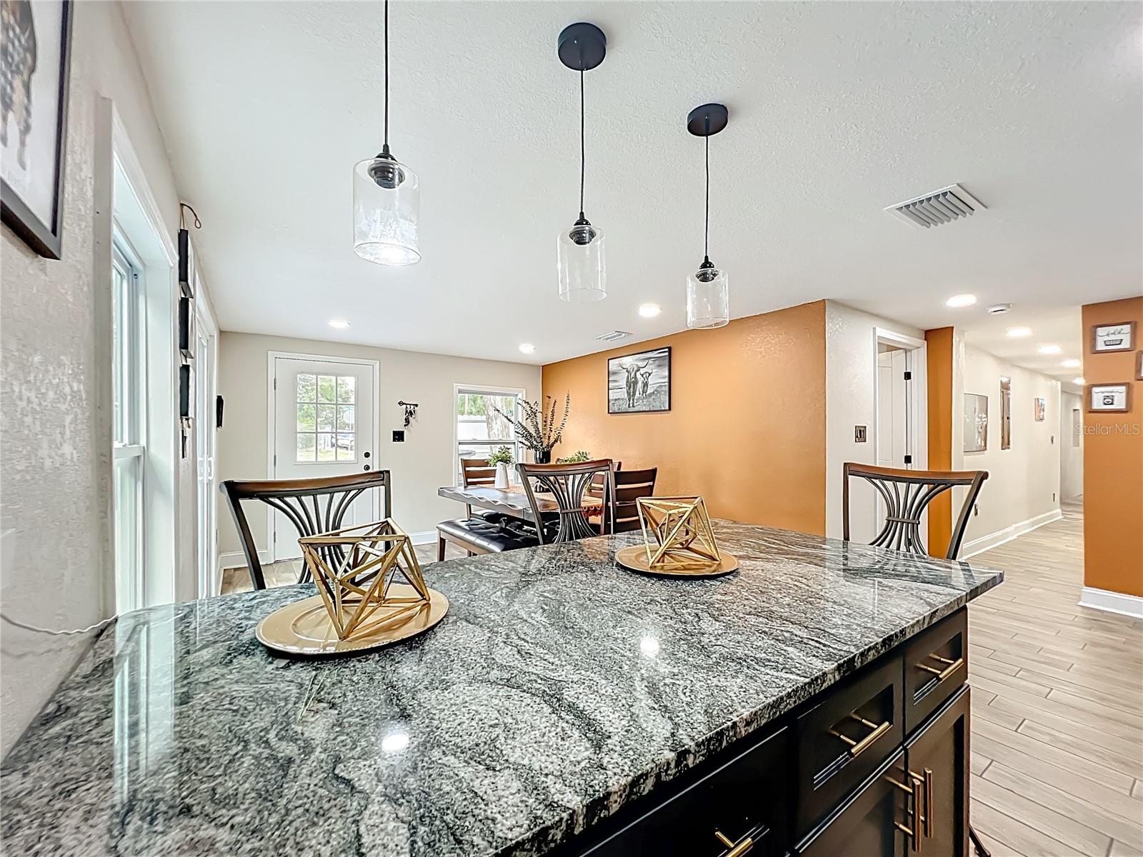 Image 14 of 39 For 638 6th Terrace